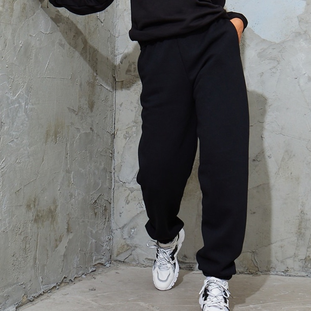 Pretty Little Thing Black Sweatpants
